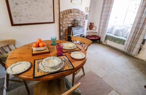 Kirkbymoorside House | Crooked Cottage