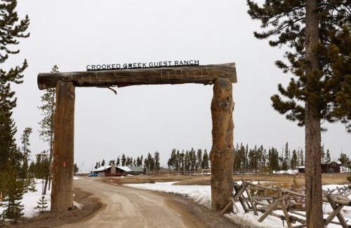 Dubois Resort | Crooked Creek Guest Ranch
