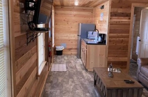 Hamilton Cabin | Crooked Creek Ranch Cabin 10