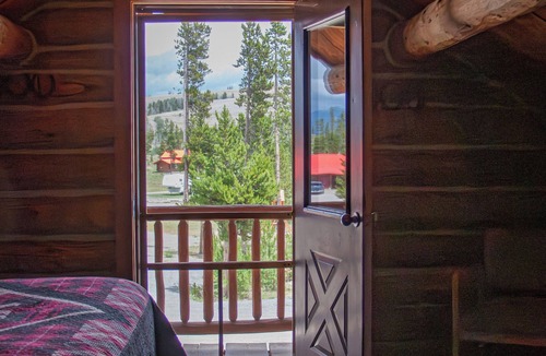 Dubois Resort | Crooked Creek