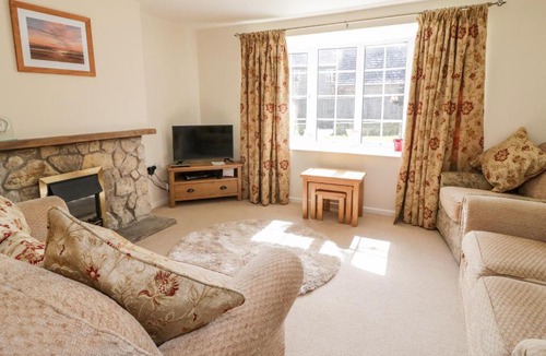 Timsbury House | Crooked Well