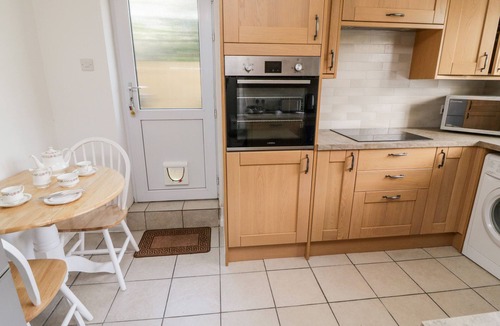 Timsbury Cottage | Crooked Well