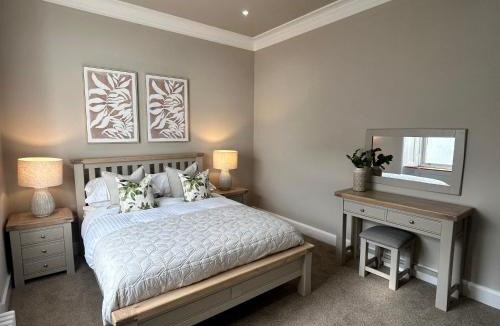 Hillington Hotel | Crookston Hotel