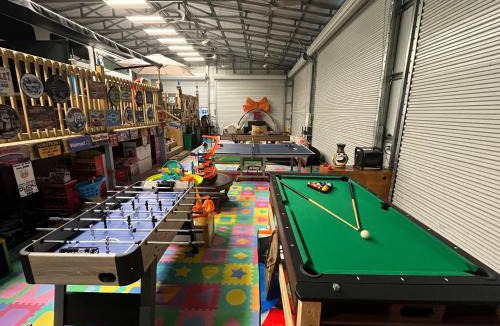 Ridge Manor House | Croom Ultimate Glamping Stay & Play