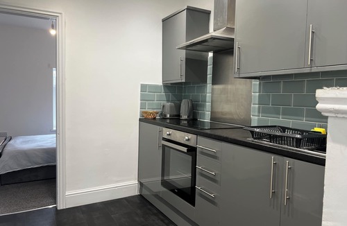 Waterloo Apartment | Crosby marina