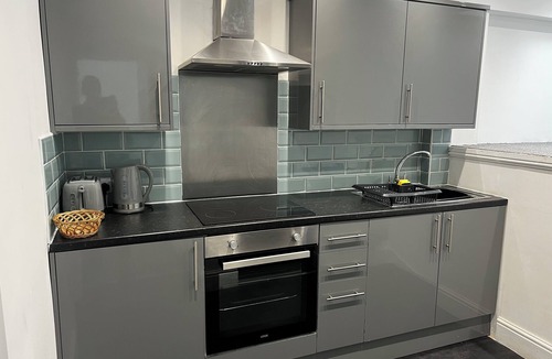 Waterloo Apartment | Crosby marina