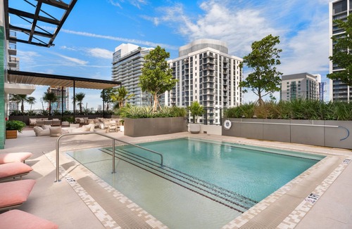 Overtown Condo | Crosby Miami WTC 1BR/1BA Downtown Base ADA #504