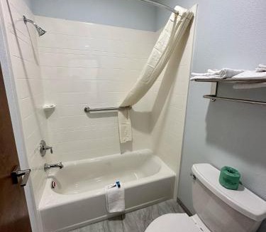 Barrett Hotel | Crosby Travel Lodge and RV Park