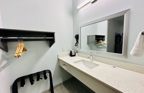 Barrett Hotel | Crosby Travel Lodge & RV Park