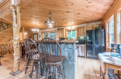 Sautee Nacoochee Cabin | Cross Creek Hideaway | Mountains | Pet Friendly | Hot Tub | Pool Table | Sauna