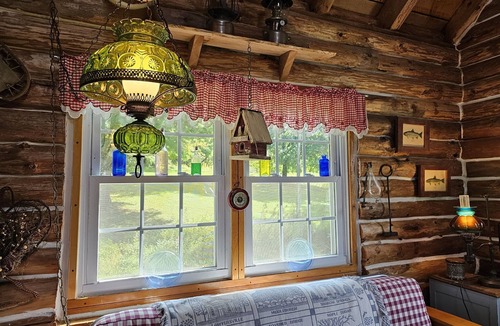 Richmondville Cabin | Cross Hill Getaway - Log Cabin & Glamping Retreat