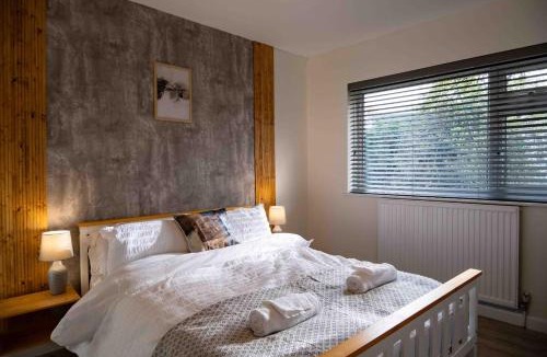 Leeds House | Cross Lane Cottage