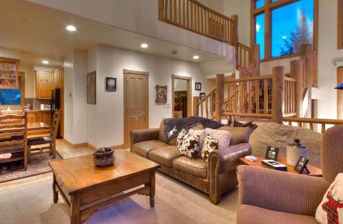 Steamboat Springs Apartment | Cross Timbers 2706