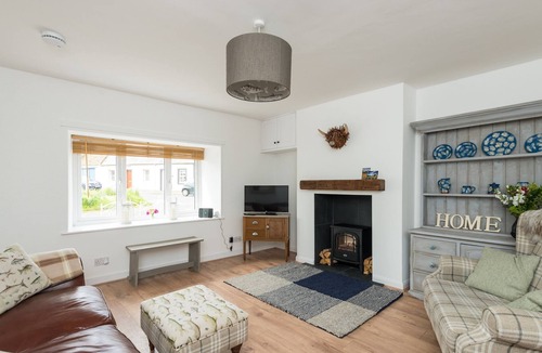 Norham Cottage | Cross View, Norham - sleeps 4 guests