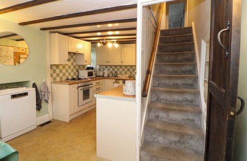 Litton Cottage | Cross View