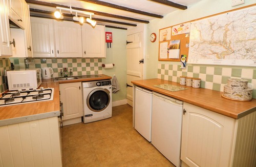 Litton Cottage | Cross View