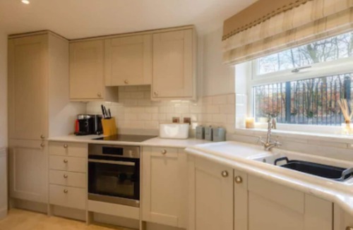 Glasgow Hotel | Crossbasket Castle Hotel & Restaurant