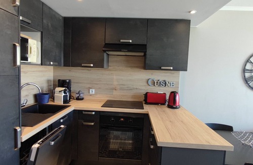 Le Pouliguen Apartment | Crossing T2 with Balconies and Parking in Pouliguen