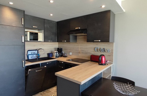 Le Pouliguen Apartment | Crossing T2 with Balconies and Parking in Pouliguen