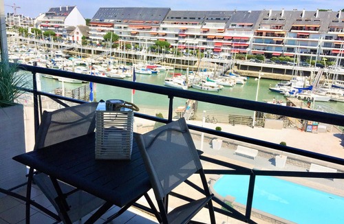 Le Pouliguen Apartment | Crossing T2 with Balconies and Parking in Pouliguen