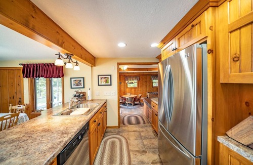 Crosslake House | Crosslake Family Lake Retreat + Guest Cabin - Sleeps 13 - Dock - Minutes to Town