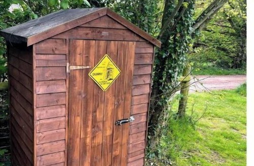 Winterbourne Cabin | Crossley Cabins & Green Space