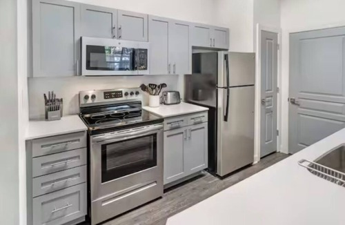 Cary Apartment | Crossroads 1BR With All Hardwood