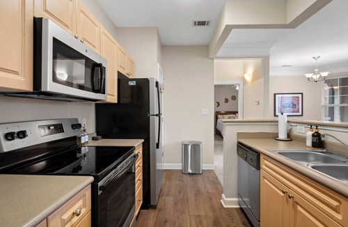 Southwest Raleigh Apartment | Crossroads 1BR with Lakeview