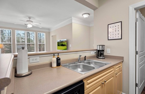Southwest Raleigh Apartment | Crossroads 1BR with Lakeview