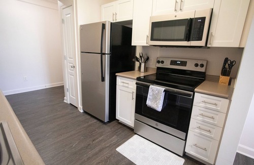 Cary Apartment | Crossroads 2BR - All Hardwoods
