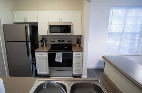 Cary Apartment | Crossroads 2BR - All Hardwoods