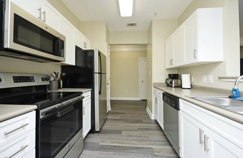 Southwest Raleigh Apartment | Crossroads 2BR with Sunroom