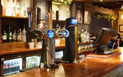 Weedon Hotel | Crossroads by Chef & Brewer Collection