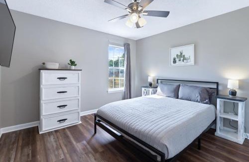 Downtown Chattanooga House | Crossroads Cottage l Grill & high speed internet