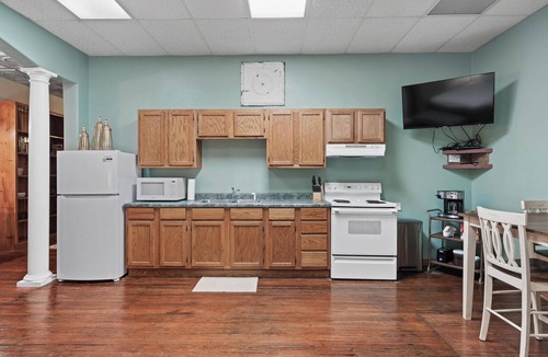 Carthage Apartment | Crossroads Flat: Steps away from Rt. 66 & Carthage square