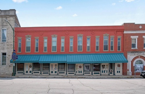 Carthage Apartment | Crossroads Flat: Steps away from Rt. 66 & Carthage square