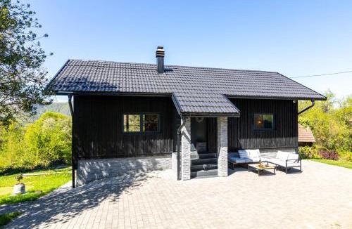 Skrad Ski Chalet | Crossroads Hideaway