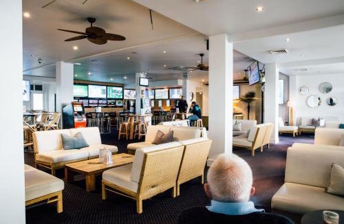 Casula Hotel | Crossroads Hotel