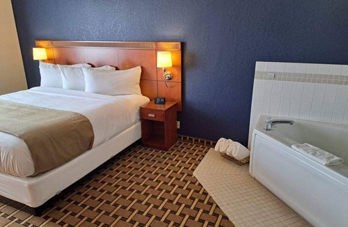 McGregor Hotel | Crossroads Hotel