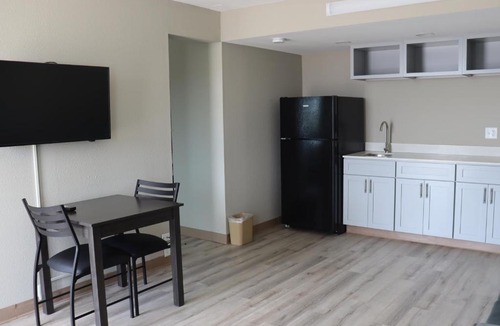 West Memphis Hotel | Crossroads Inn & Suites