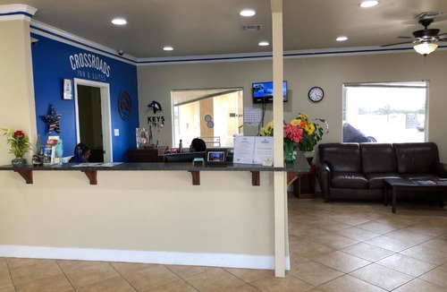 Victoria Hotel | Crossroads Inn & Suites