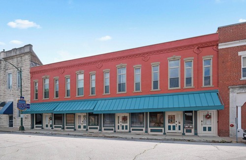 Carthage House | Crossroads Loft: Steps from Rt. 66 & Carthage Square