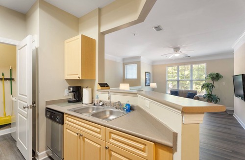 Cary Apartment | Crossroads Townhome 2BR with Garage 1