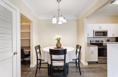 Southwest Raleigh House | Crossroads Townhome 2BR with Garage 2