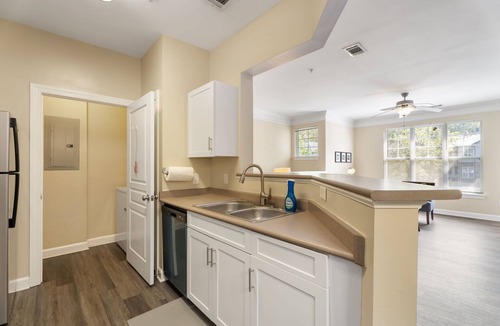 Southwest Raleigh House | Crossroads Townhome 2BR with Garage 2