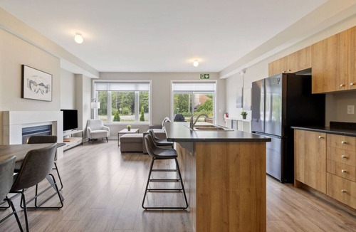 The Blue Mountains Villa | Crosswinds Breeze: 3BDR Townhome Steps to Blue