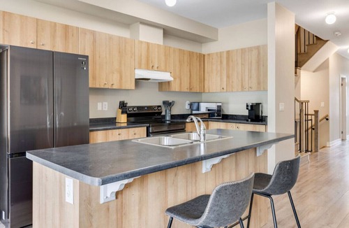 The Blue Mountains Villa | Crosswinds Cove: 3BDR Townhome Backing onto Blue