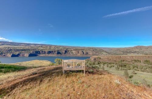 The Dalles House | Crow's Nest