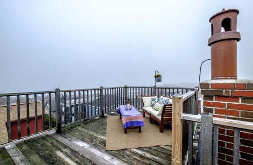 East End Apartment | Crow's Nest