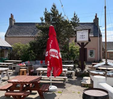 Findhorn Hotel | Crown and Anchor Inn